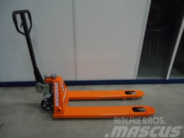 Doosan Pallettruck Montacargas manual para paletas