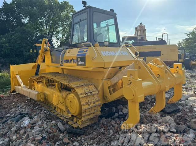 Komatsu D 85 Buldozer sobre oruga