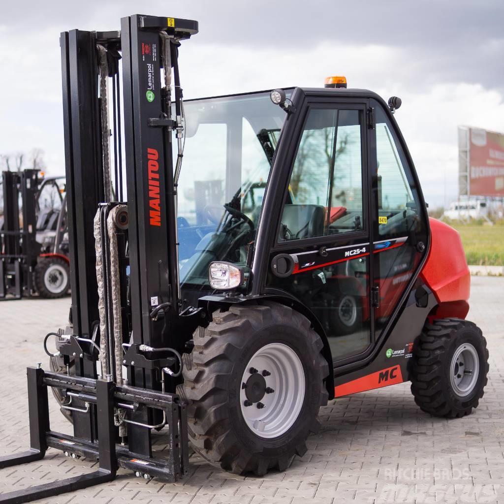 Manitou MC25 Montacargas todo terreno