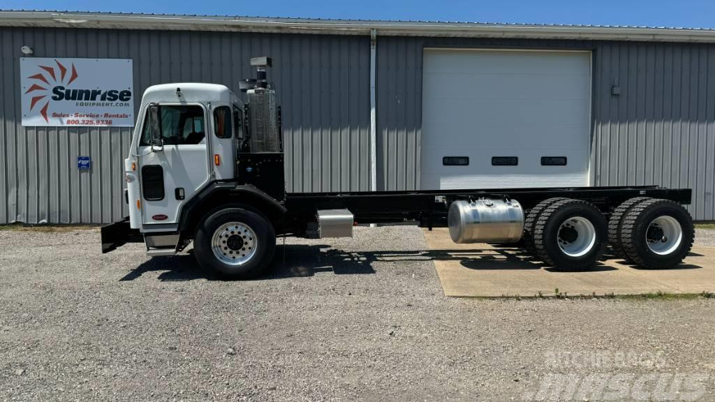 Peterbilt PB520 Camiones con chasís y cabina