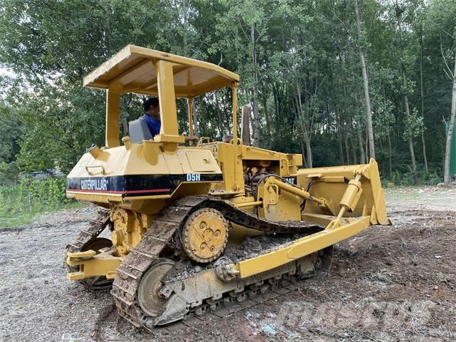 CAT D5G Buldozer sobre oruga