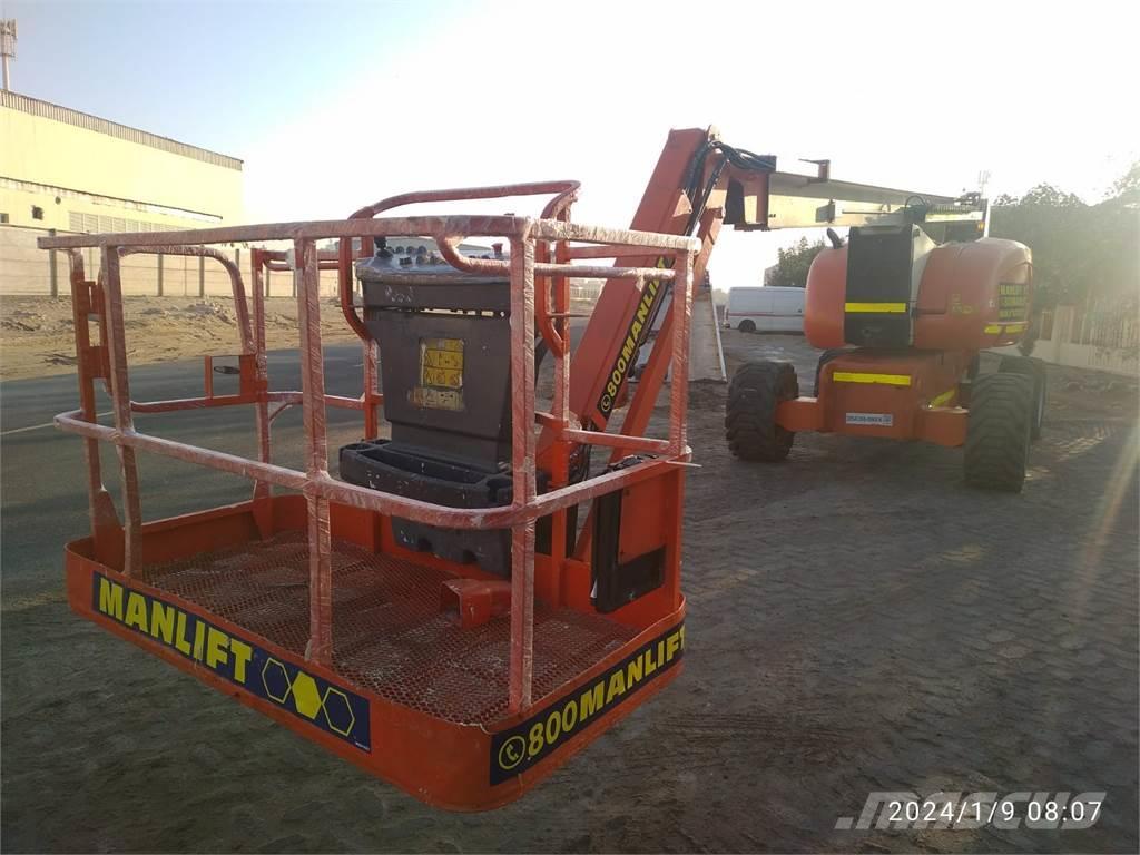 JLG 800AJ Plataformas con brazo de elevación manual