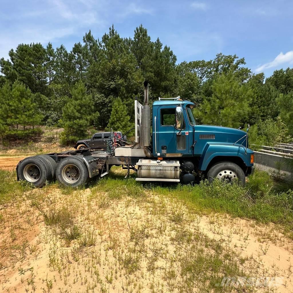 Mack CH 613 Camiones tractor