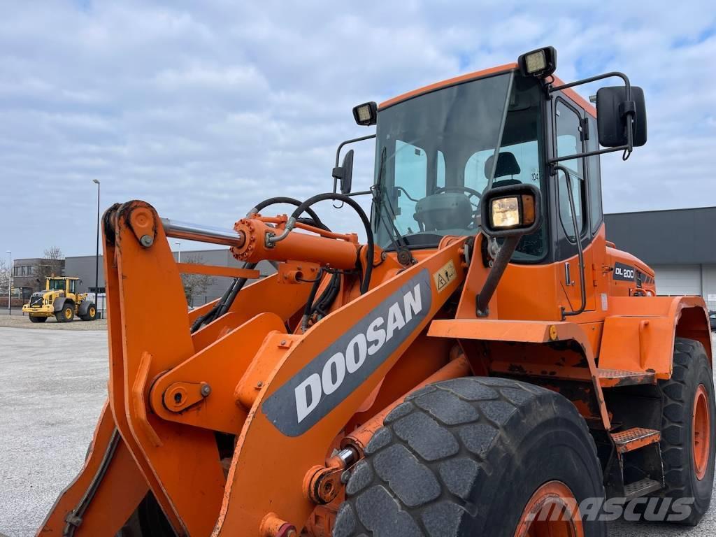 Doosan DL 200 Cargadoras sobre ruedas