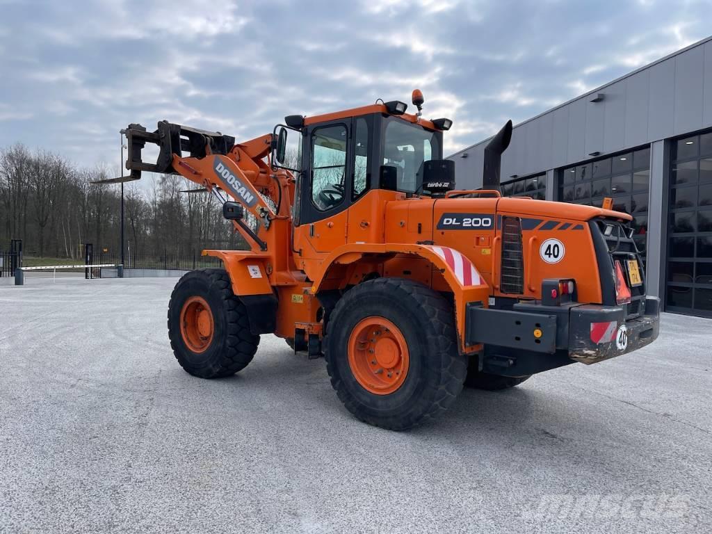 Doosan DL 200 Cargadoras sobre ruedas