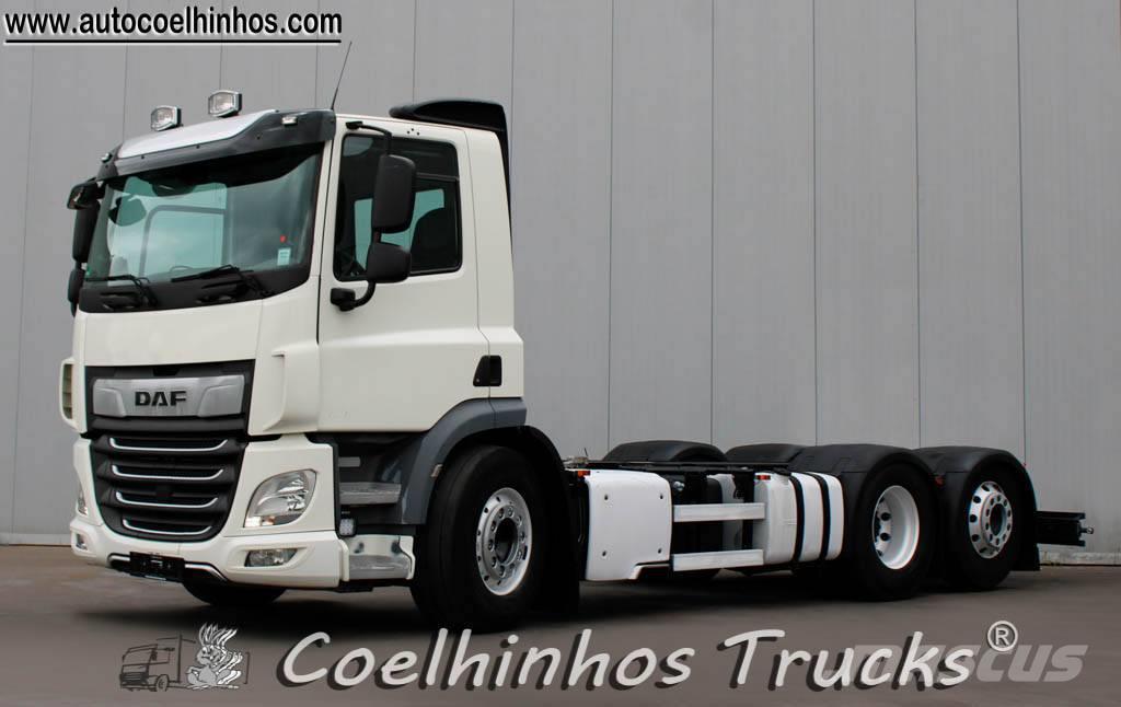 DAF CF 450 Camiones con chasís y cabina