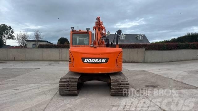 Doosan DX 140 Excavadoras sobre orugas