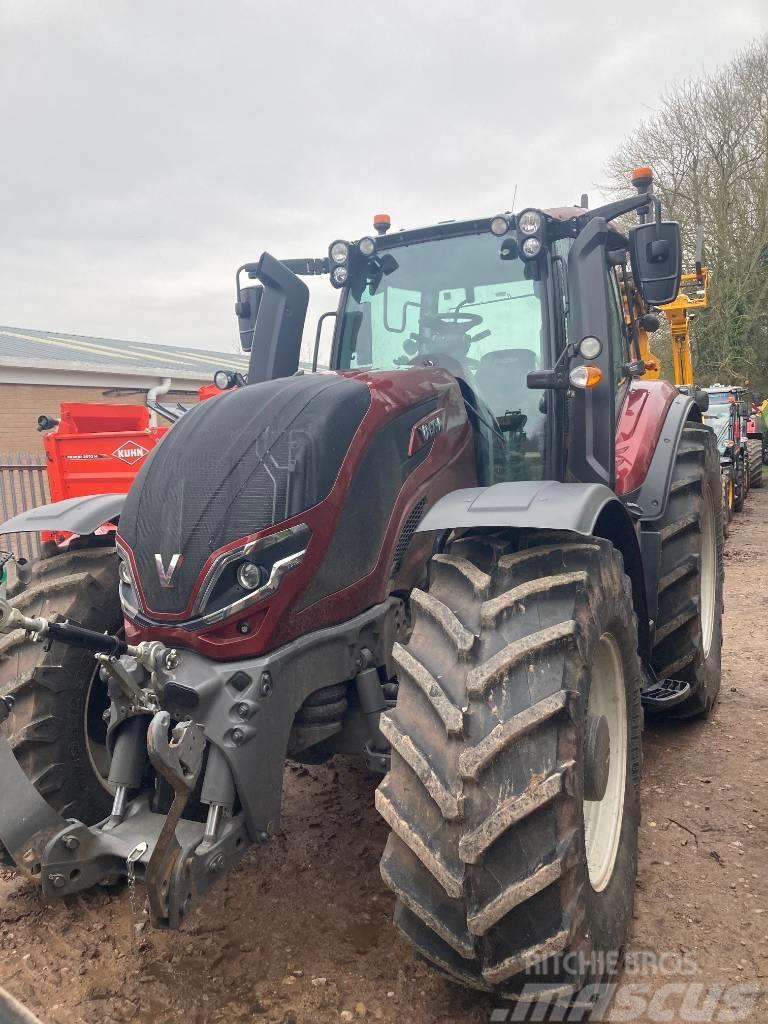 Valtra T215A Tractores