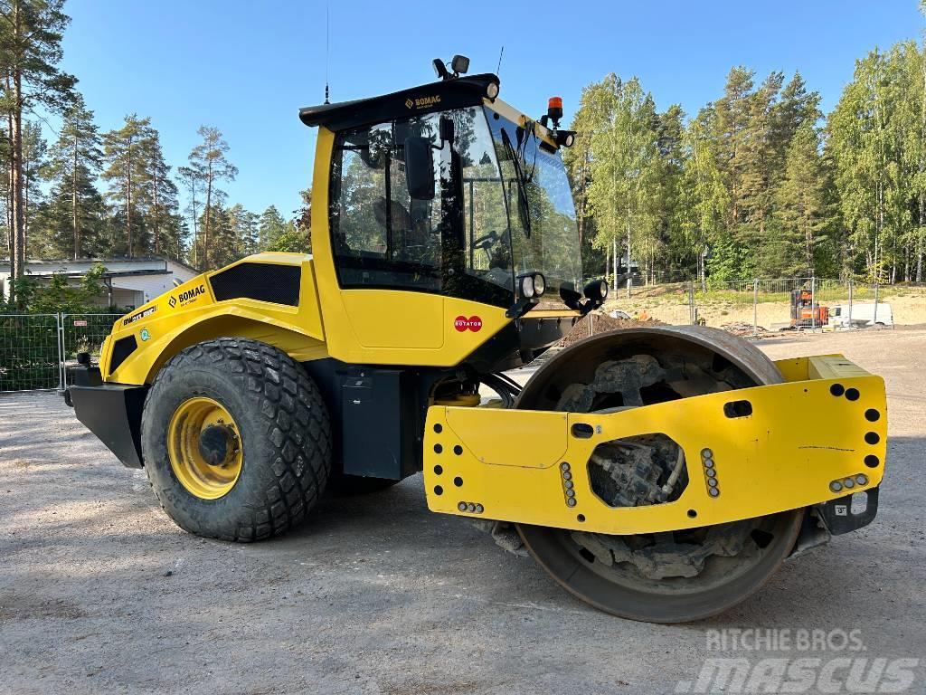 Bomag BW 213 Rodillos de un solo tambor