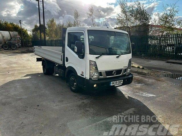 Nissan NT400 Cabstar Caja abierta/laterales abatibles