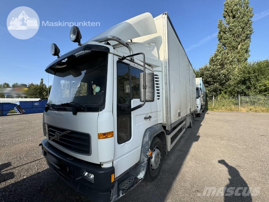 Volvo FL6 220 Camiones con caja de remolque