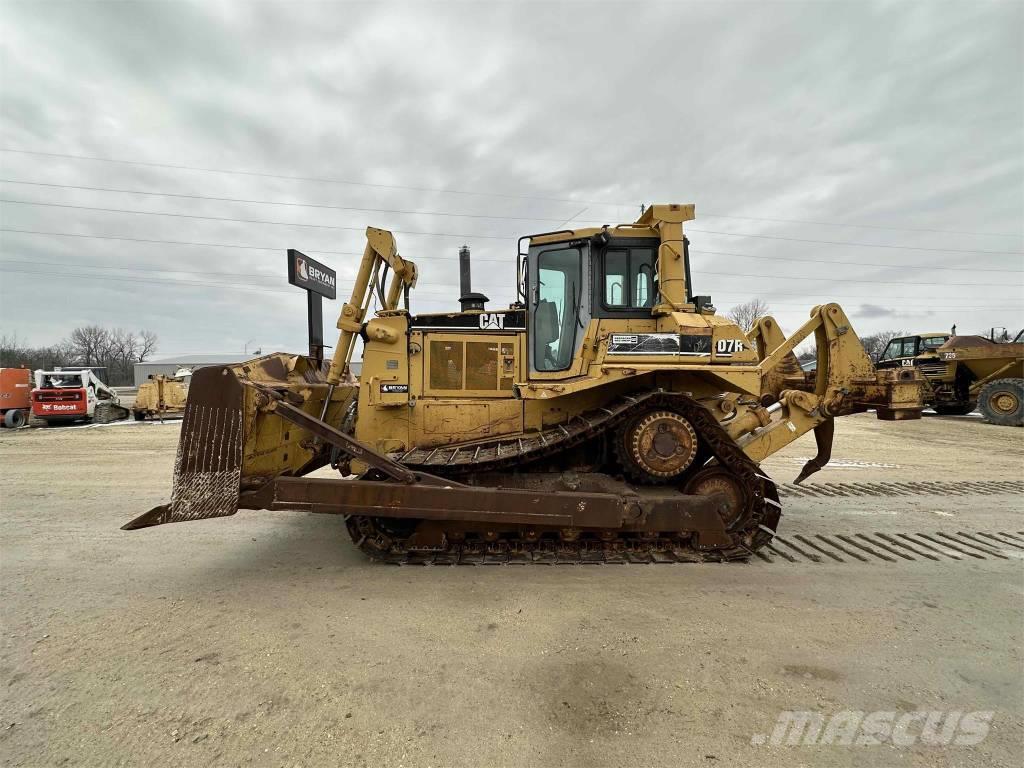 CAT D7R Buldozer sobre oruga