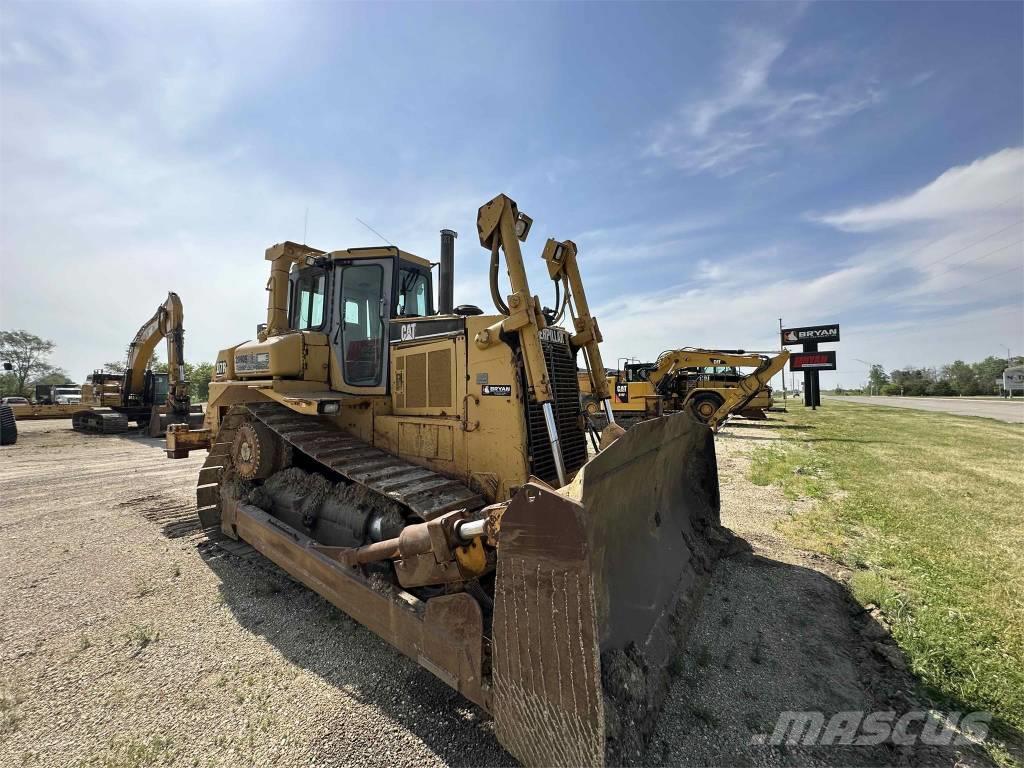 CAT D7R Buldozer sobre oruga