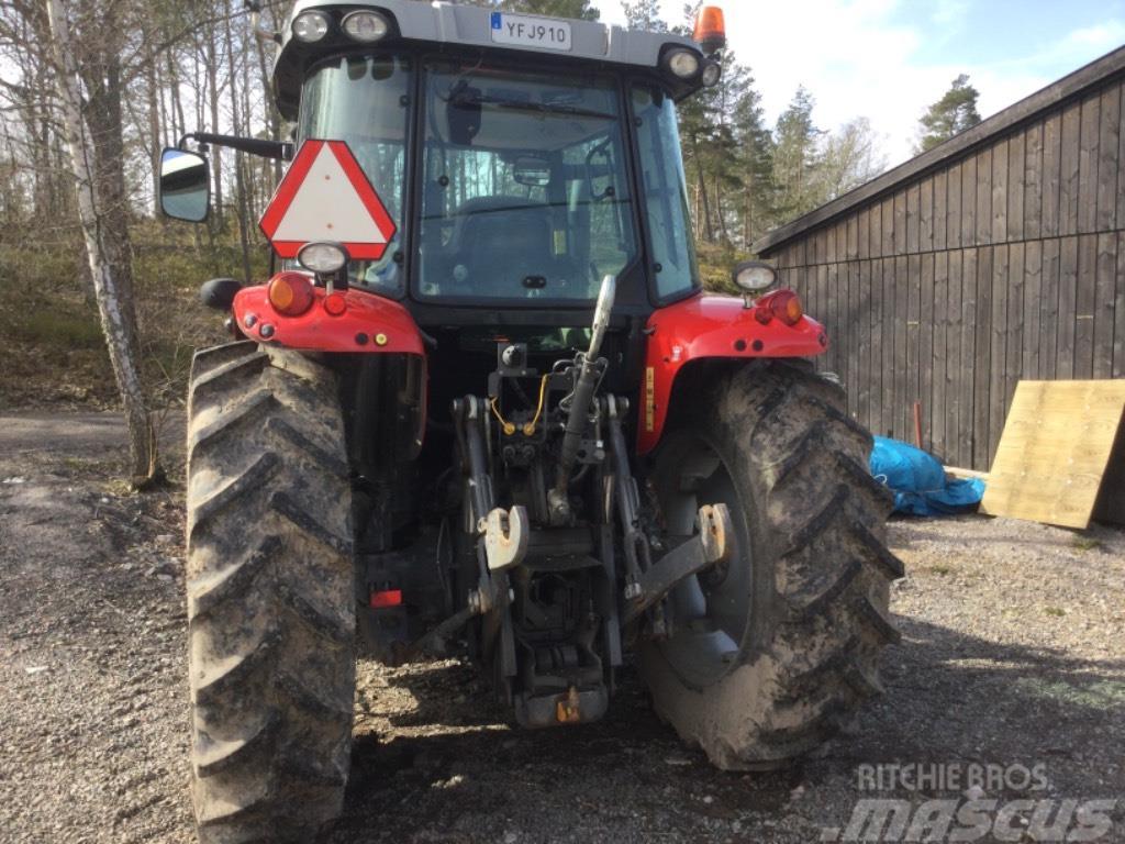 Massey Ferguson 5712 Tractores