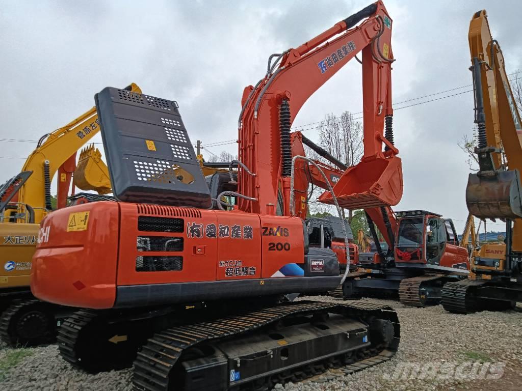 Hitachi ZX 200 Excavadoras sobre orugas