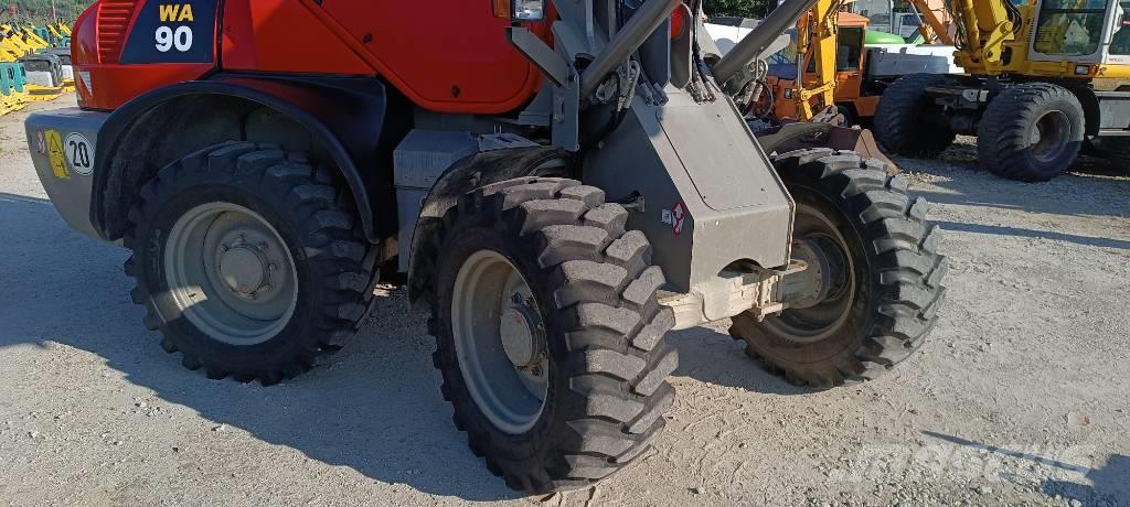 Komatsu WA 90 Cargadoras sobre ruedas