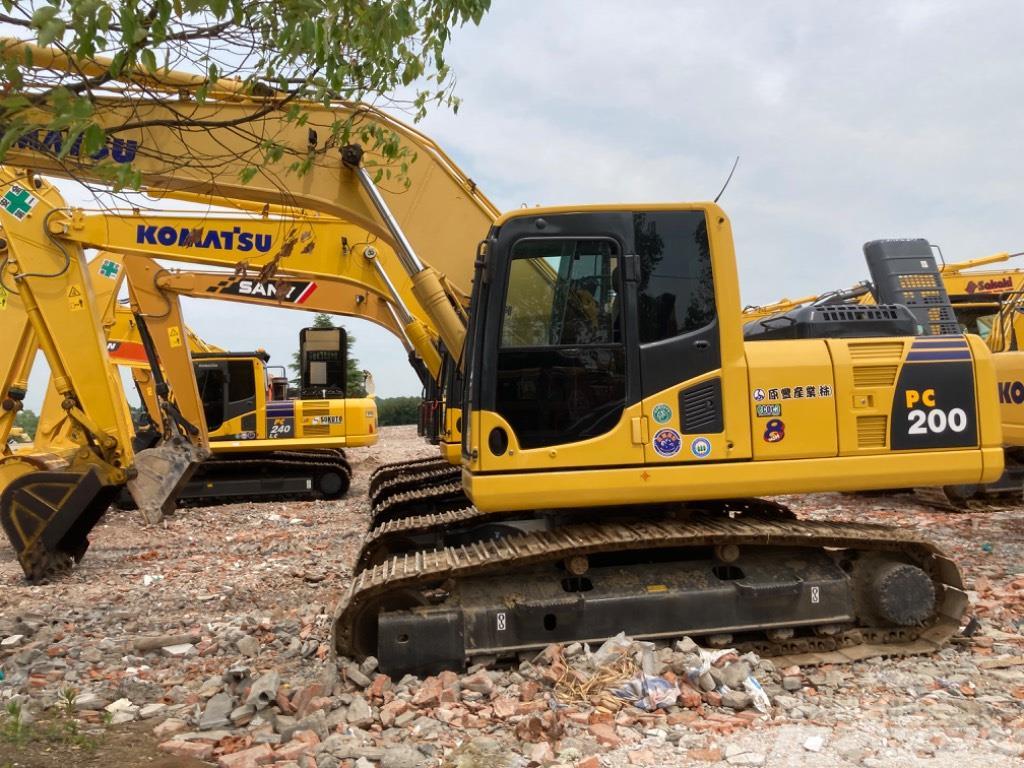 Komatsu PC200-8 Excavadoras sobre orugas