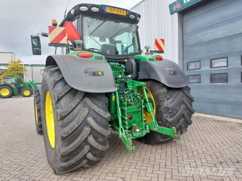 John Deere 6215R Tractores