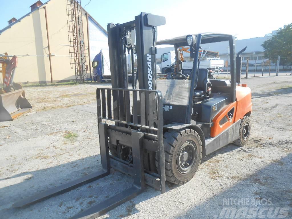 Doosan D50SC-09 Camiones diesel