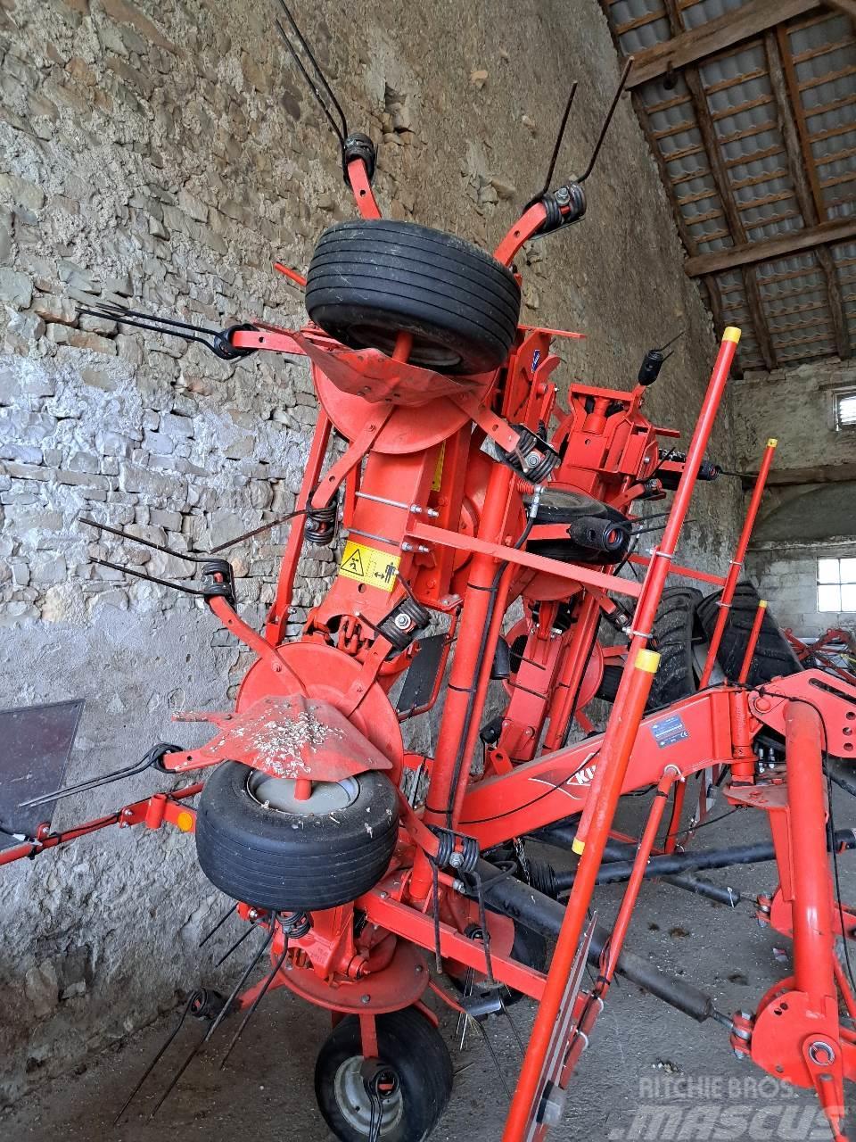 Kuhn GF7902 Rastrilladoras y rastrilladoras giratorias