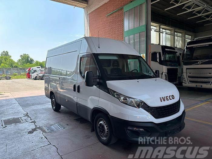 Iveco 35S16 Furgonetas cerradas