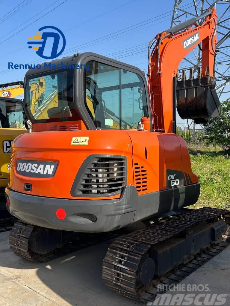 Doosan DX 60 Excavadoras sobre orugas