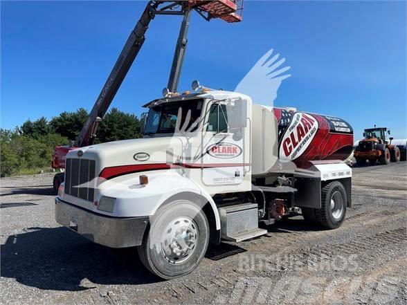 Peterbilt 330 Camiones cisterna