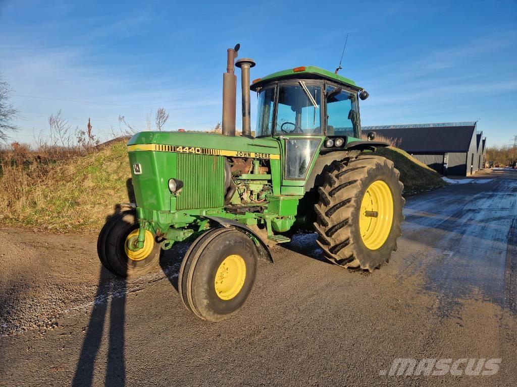 John Deere 4440 Tractores