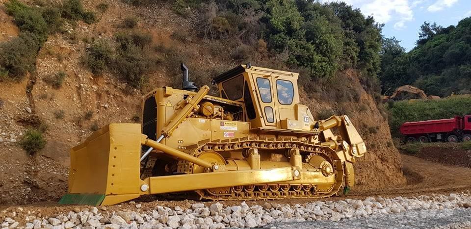 CAT D9G Buldozer sobre oruga