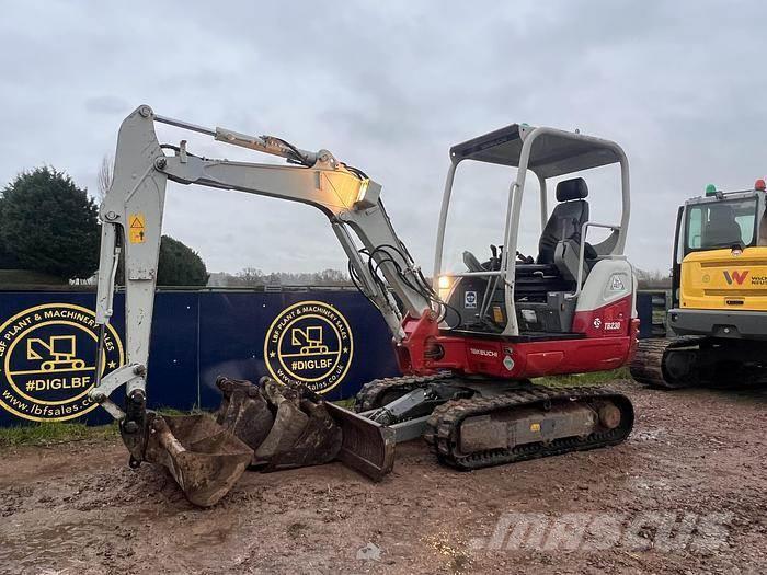 Takeuchi TB230 Excavadoras especiales