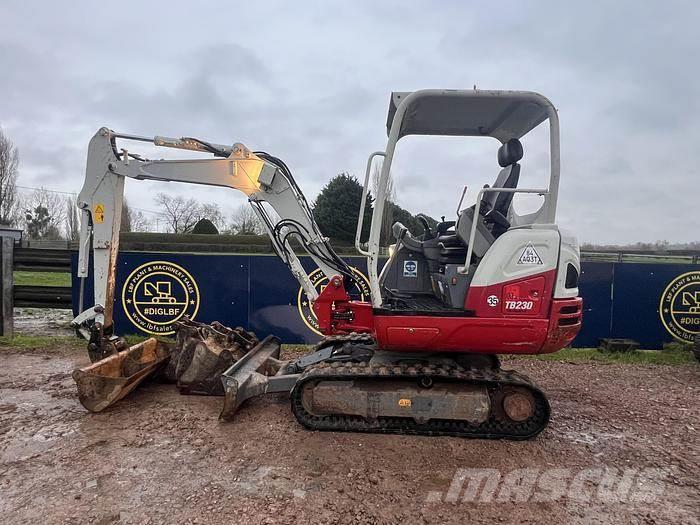 Takeuchi TB230 Excavadoras especiales