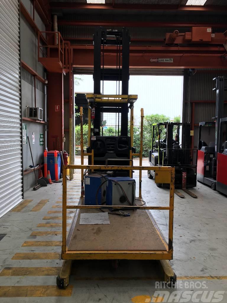 Hyster R30XMF3 Montacargas recogepedidos de gran altura