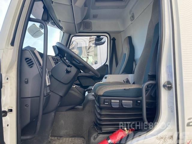 Volvo FL250 Camiones con caja de remolque