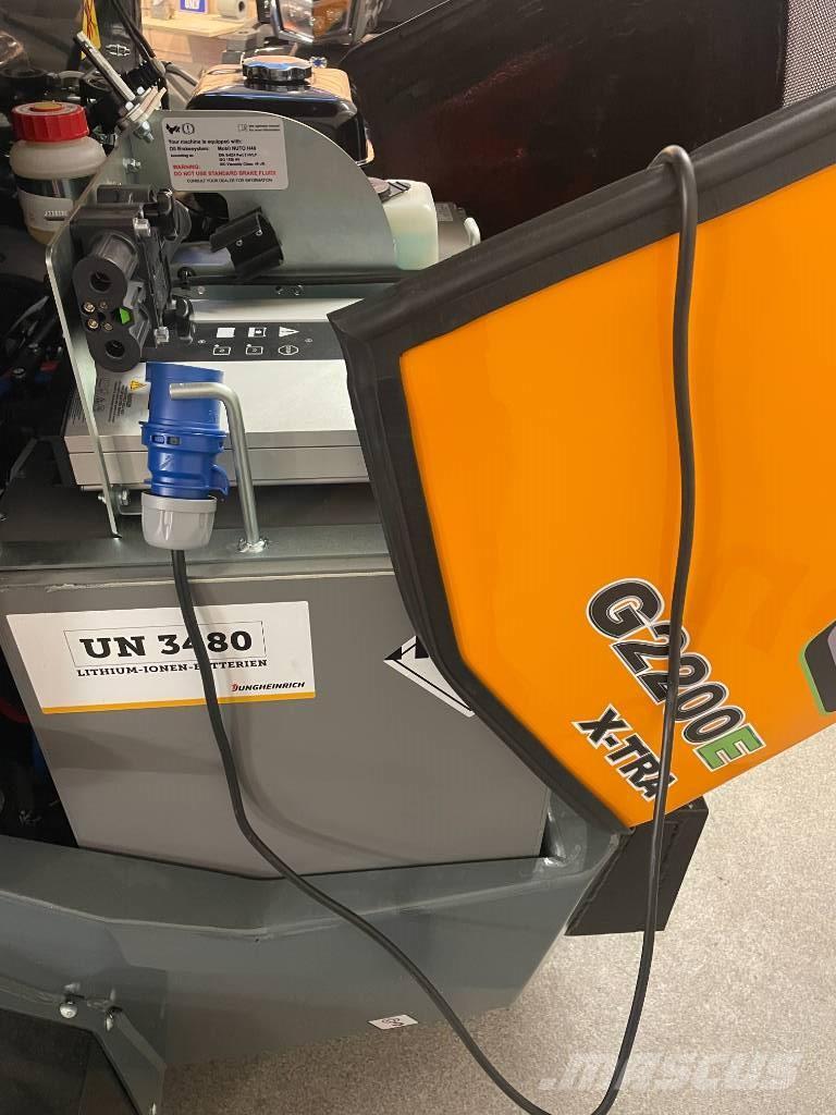 GiANT G 2200EX Minicargadoras