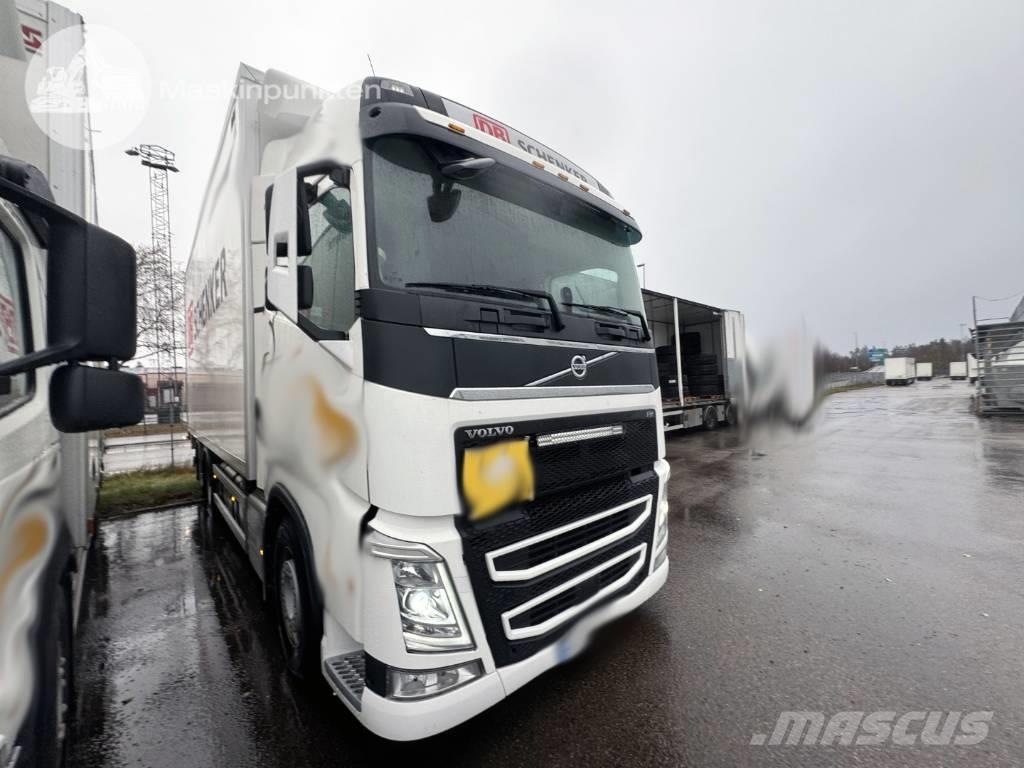 Volvo FH 500 Camiones con caja de remolque