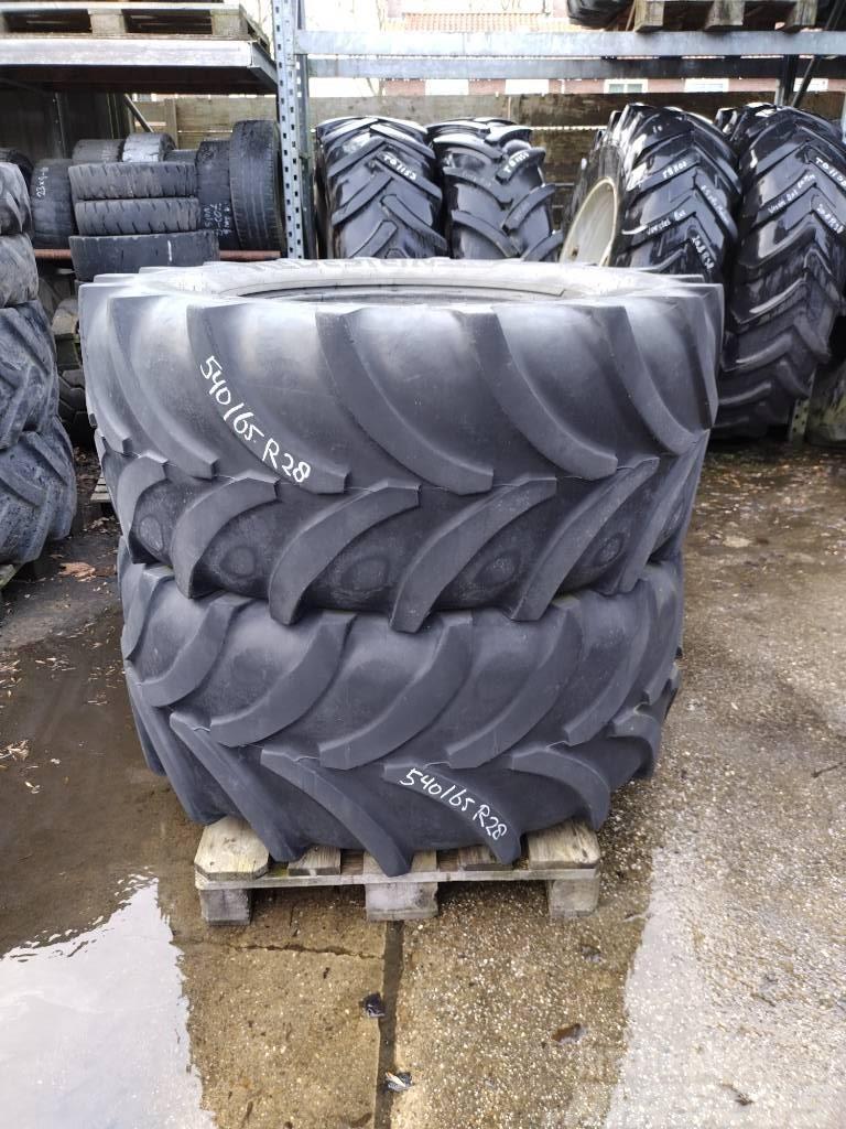 Vredestein 540/65R28 Ruedas