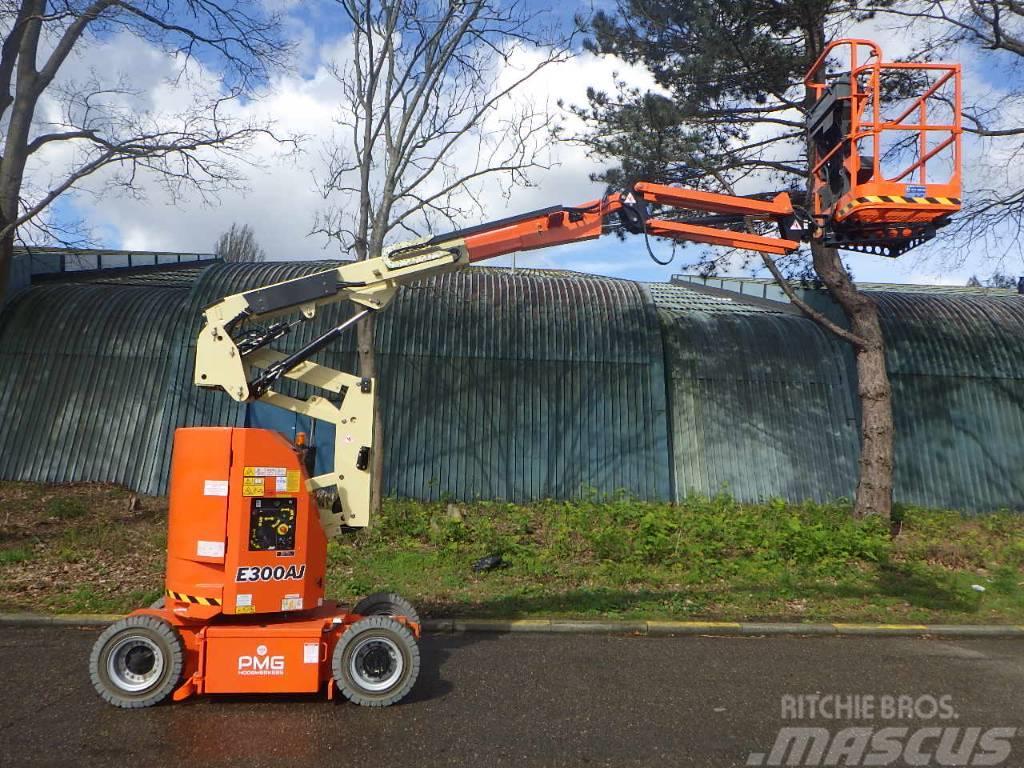 JLG E300AJP Plataformas con brazo de elevación manual