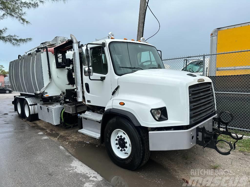 Freightliner 114SD Camiones aspiradores/combi