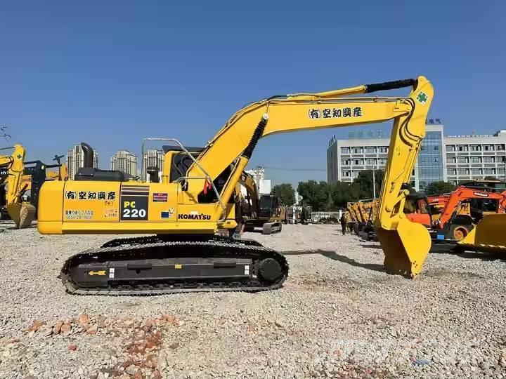 Komatsu PC 220 Excavadoras sobre orugas