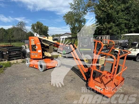 JLG E300AJP Plataformas con brazo de elevación manual