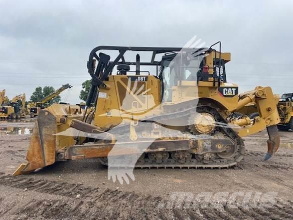 CAT D8T Buldozer sobre oruga