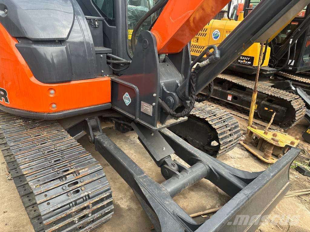 Hitachi ZX68USR-5A Miniexcavadoras