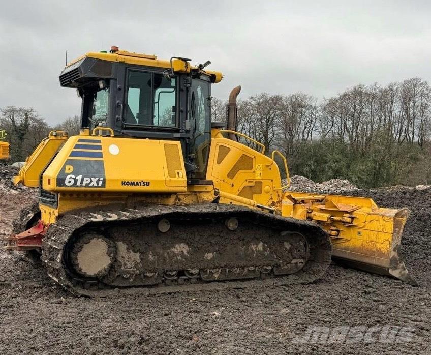 Komatsu D61PXI-24 Buldozer sobre oruga