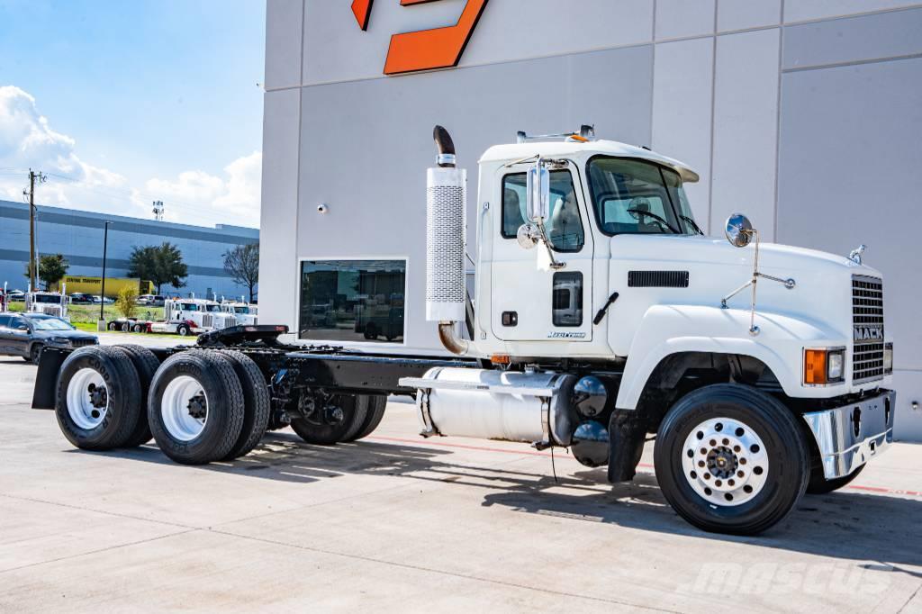 Mack CHN 613 Camiones tractor