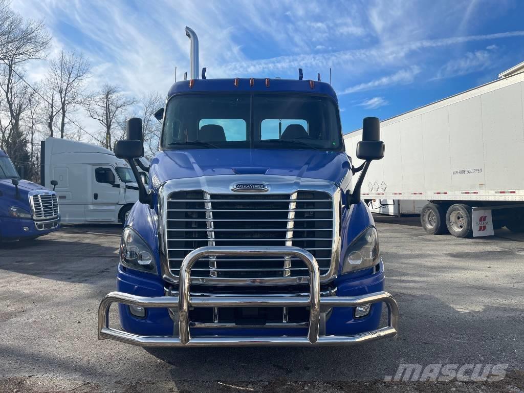 Freightliner Cascadia 113 Camiones tractor