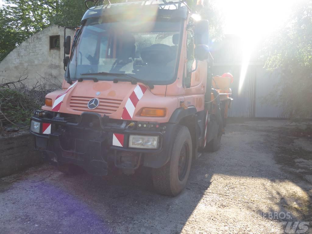 Mercedes-Benz Unimog Camiones grúa