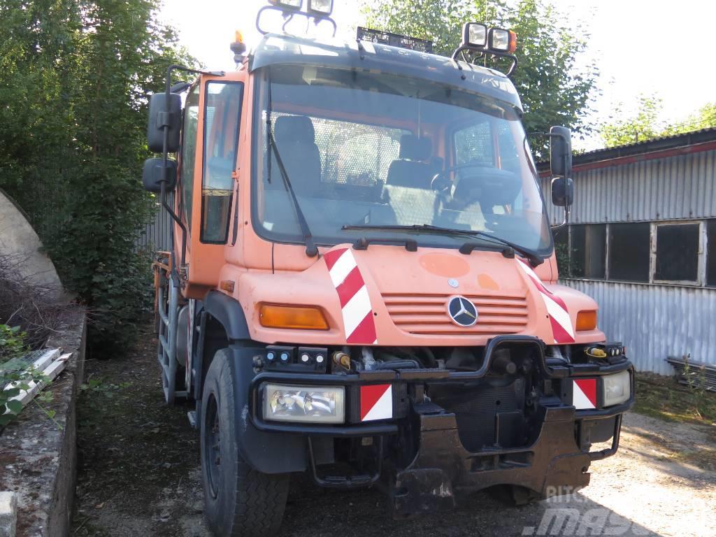 Mercedes-Benz Unimog Camiones grúa