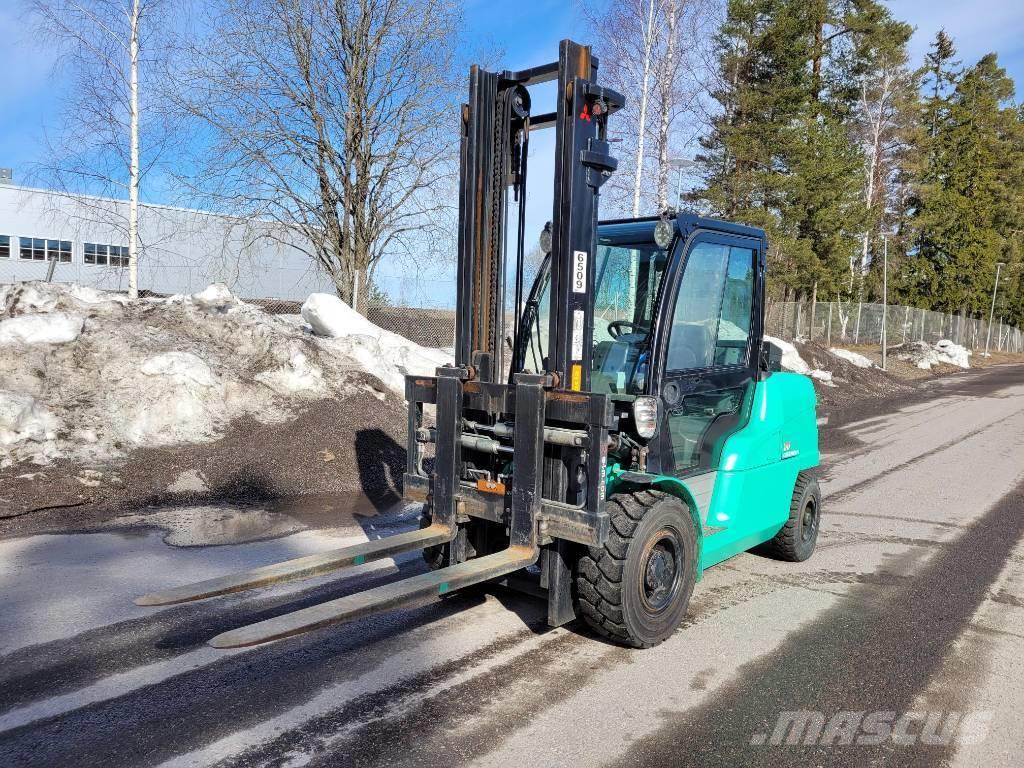 Mitsubishi FD50N Camiones diesel