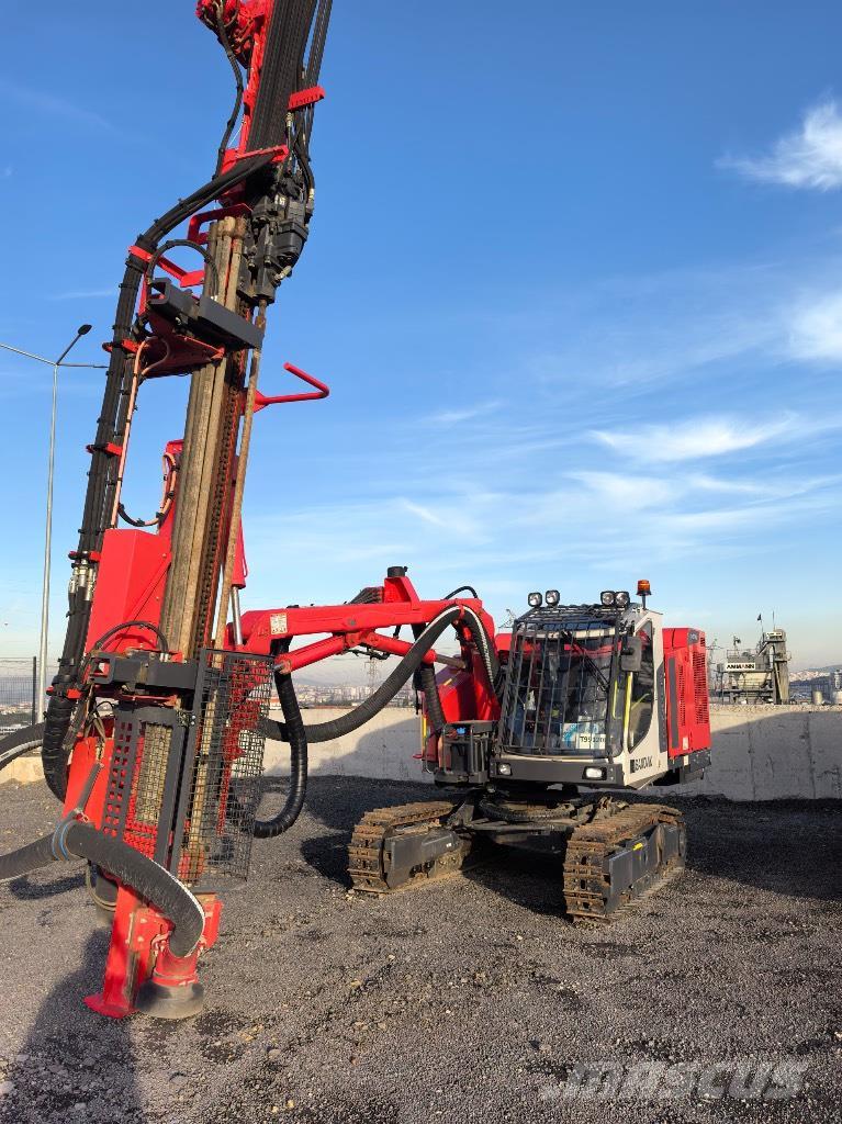 Sandvik DX 800 Perforadora de superficie