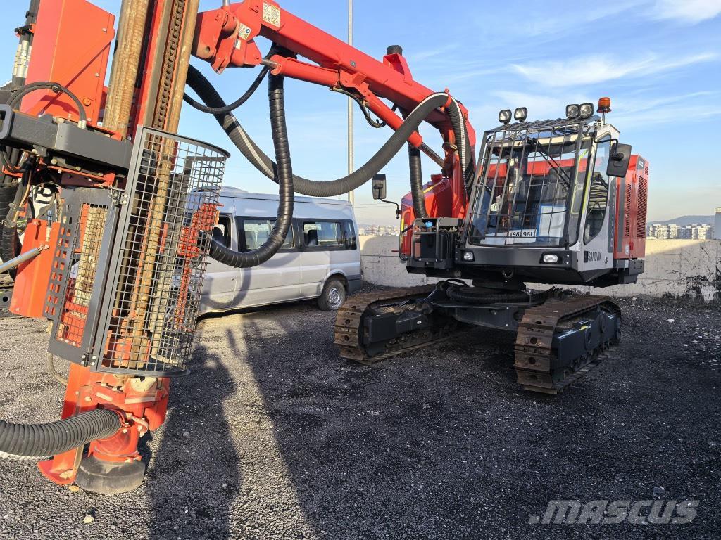 Sandvik DX 800 Perforadora de superficie